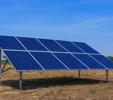 راهنمای کامل انتخاب و نصب استراکچر خورشیدی در پروژه‌های ساختمانی